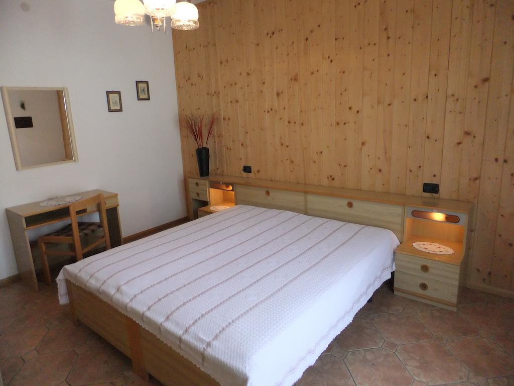 Appartamento Casa Endrizzi Fai Della Paganella Camera foto